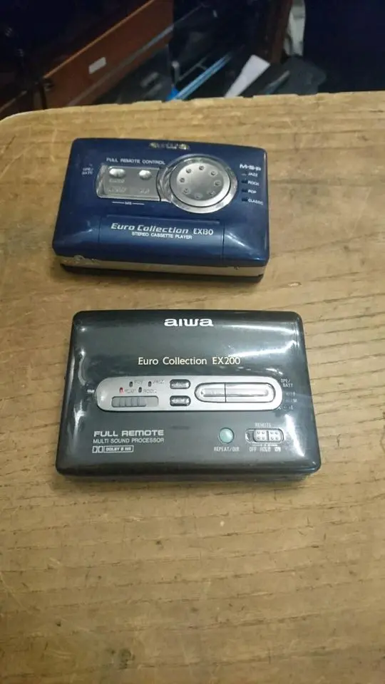 2 AIWA EURO COLLECTION Walkman