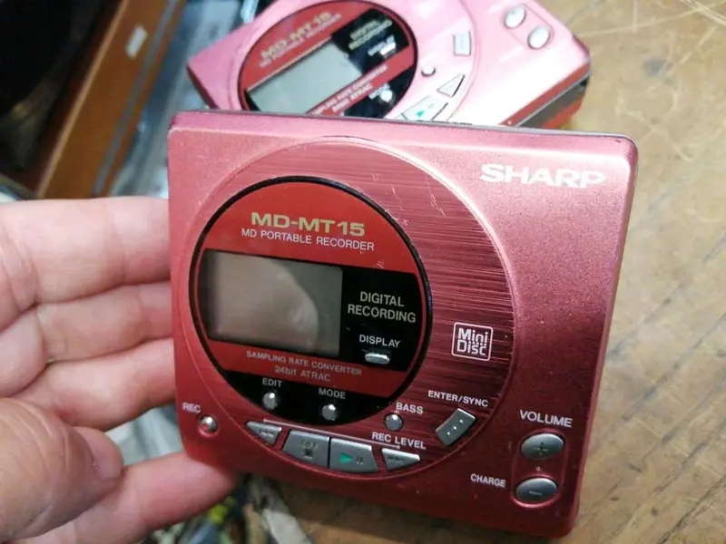 2 SHARP MD-MT15, portable Mini-Discs, DEFEKT!!!