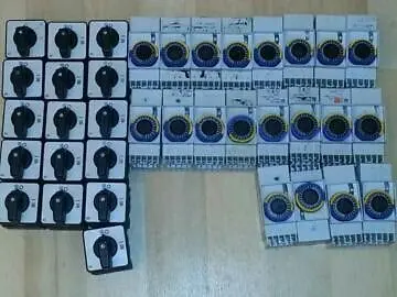 20 Schaltuhren SKU 35u + 16x MOELLER TO-2-1 Schalter, toll!