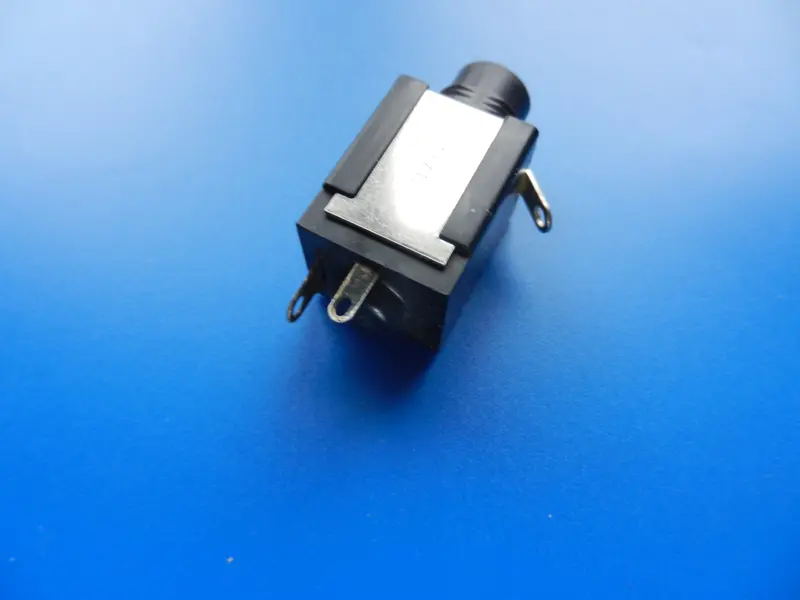 6,3mm Einbaubuchse von GRUNDIG für Retro Radios