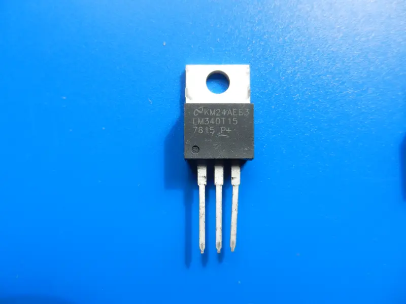 7815 - 15V Stabi IC für GRUNDIG z.B. MCF, CF , SCF...