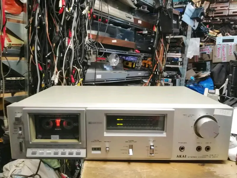 AKAI CS-F11, Stereo Cassetten-Deck, etwas DEFEKT!!!