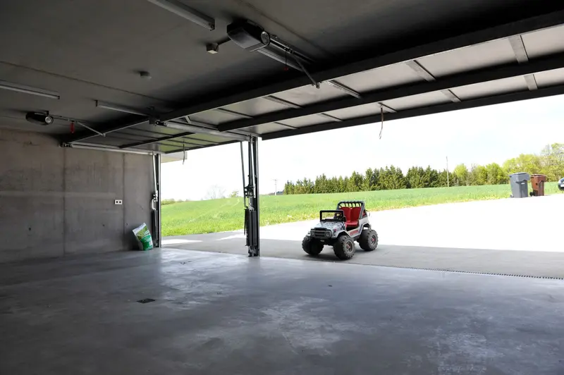 Bjorn - Garage