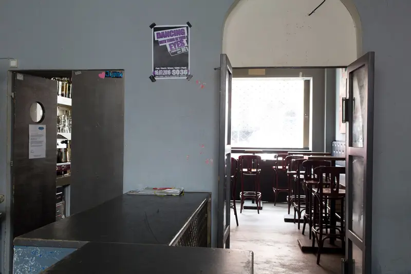 Cage - Cafe