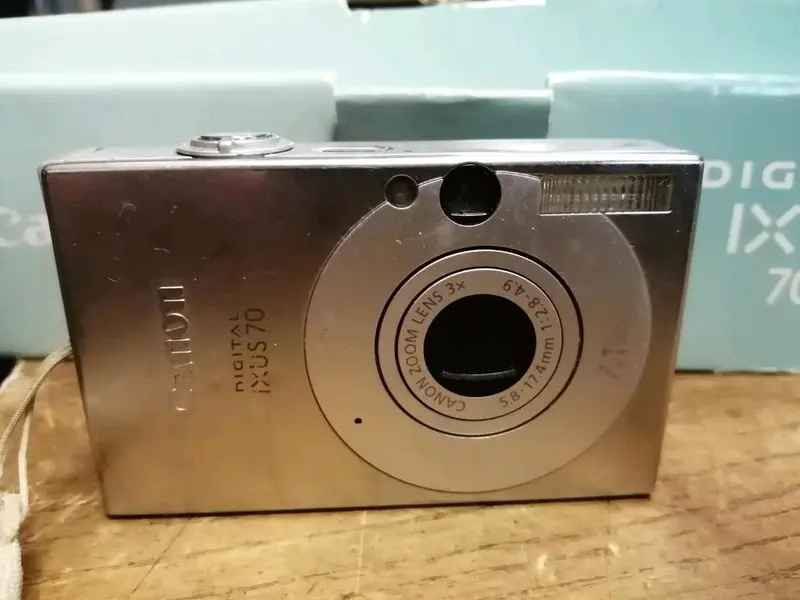 CANON IXUS 70, Digital-Kamera mit Zubehör!!