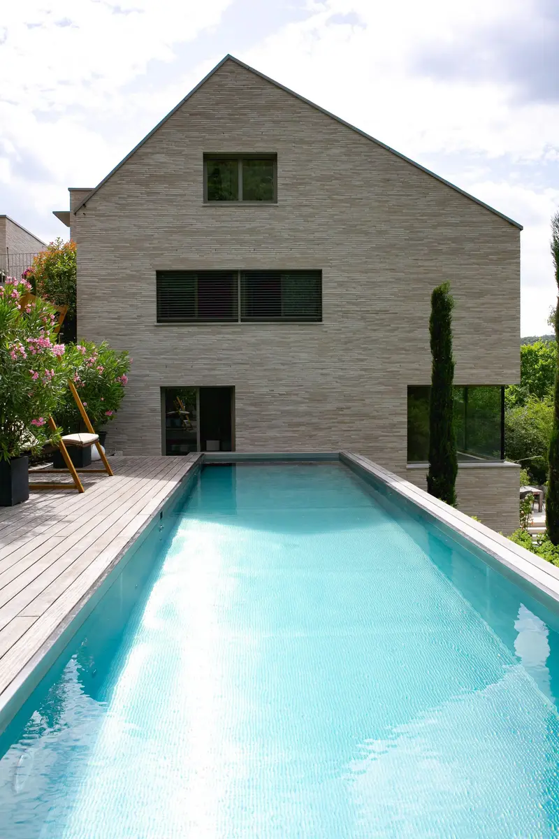 Carmelita - Pool