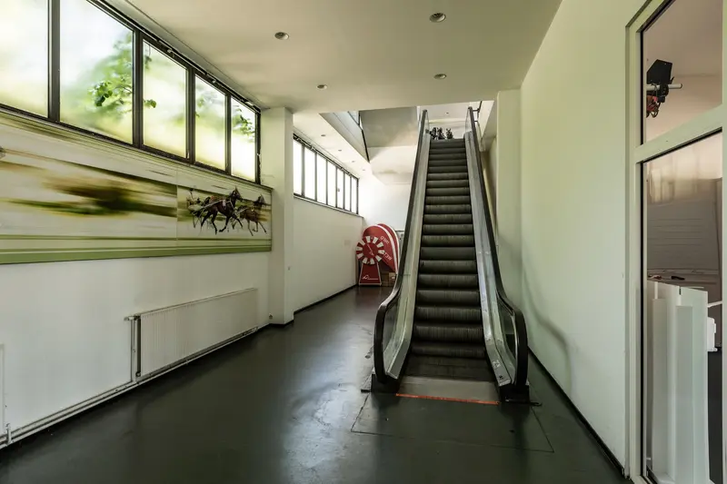 Cathy - Rolltreppe