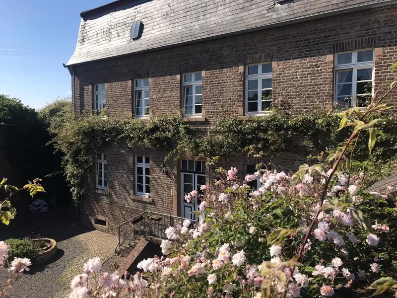 Choosri - Hof