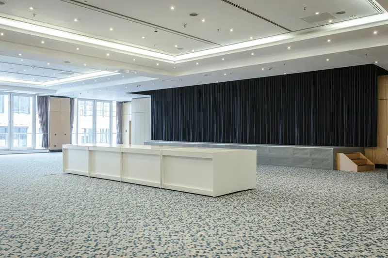 Court - Saal