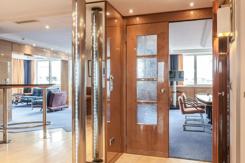 Court - Suite