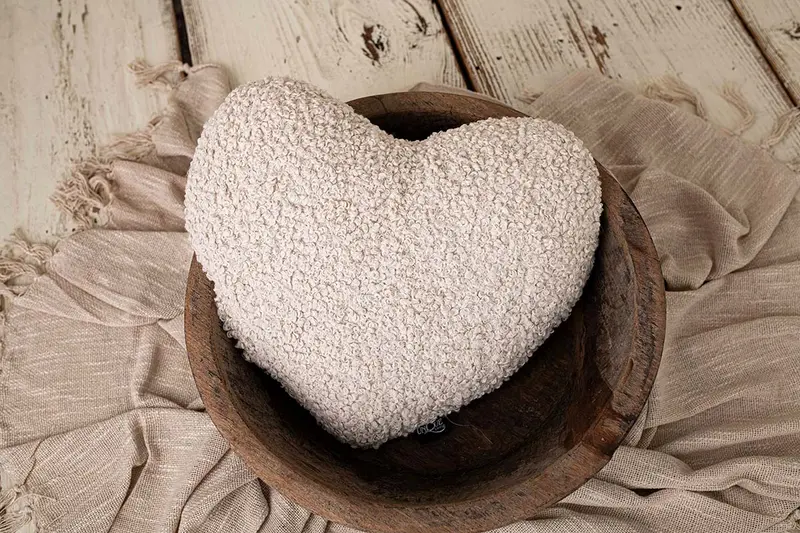 Curly heart pillow