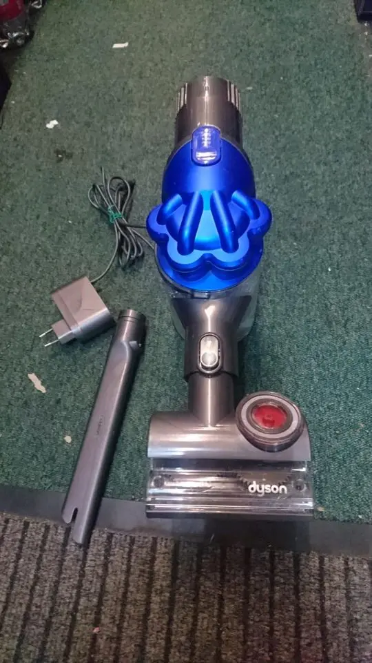 DYSON DC 34, Akku-Staubsauger mit Zubehör, guter Zustand!!