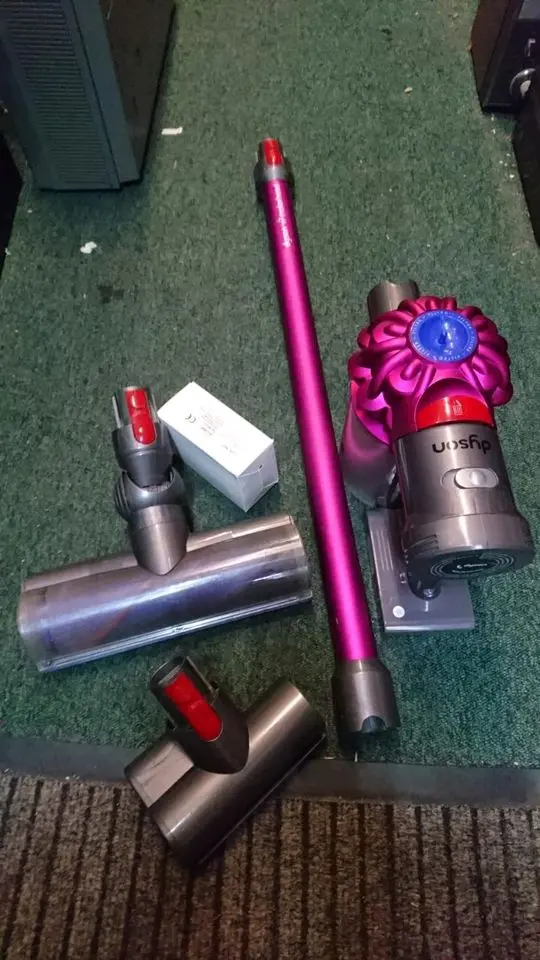 DYSON V7 motorhead, Akku-Staubsauger mit Zubehör!!