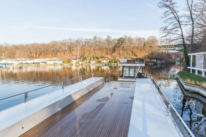 France - Deck