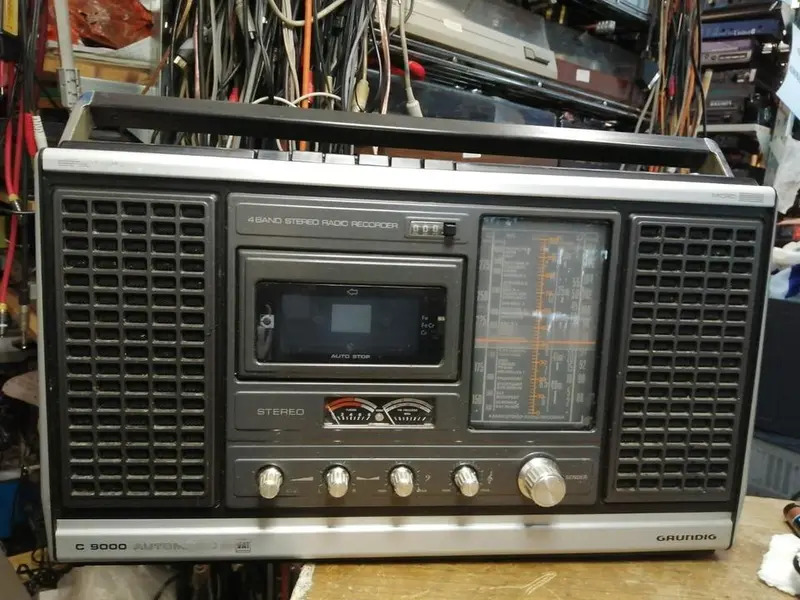 GRUNDIG C9000 AUTOMATIC, Radio-Cassetten-Recorder, etwas DEFEKT!!
