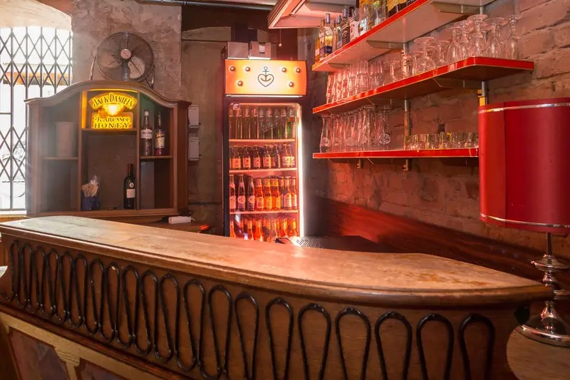 Jenny - Bar