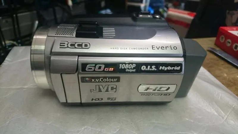 JVC GZ-HD5 Video HD Camcorder mit Zubehör, OHNE Speicherkarte!!