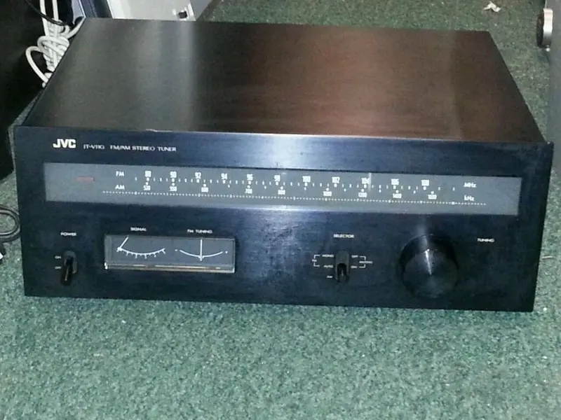 JVC JT-V11G; Stereo Tuner, guter Zustand!