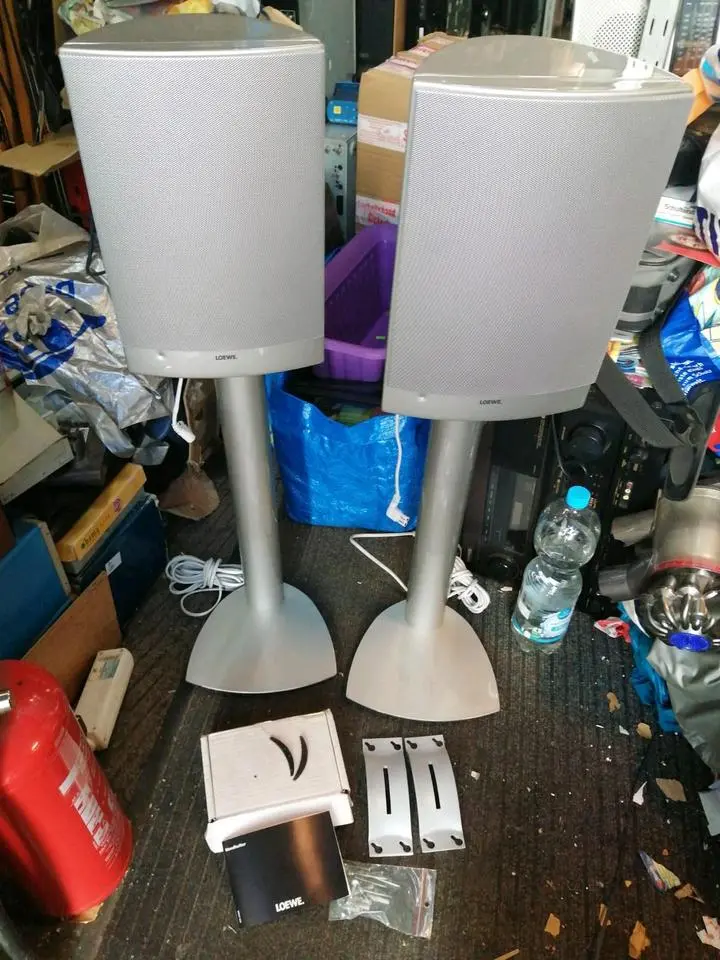 LOEWE L 82 HF, 2 Aktiv-Boxen mit Ständer + Zubehör!!