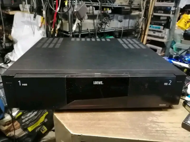 LOEWE OC 2518 M, Videorecorder VHS + Hi8, OHNE Fernbedienung!!!
