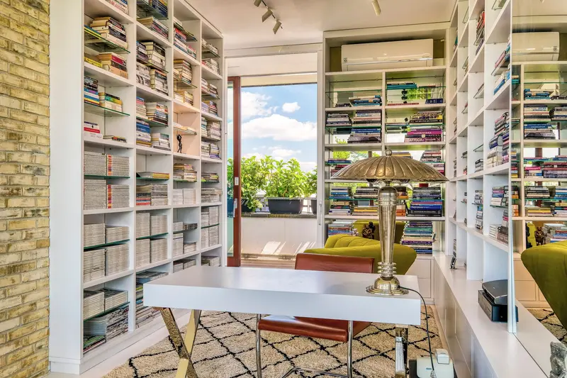 Michaela - Bibliothek