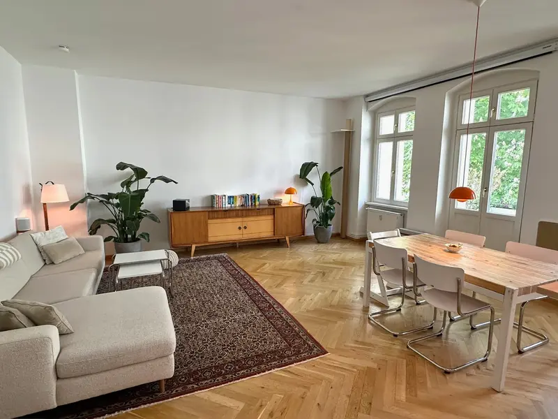 Mina - Wohnzimmer