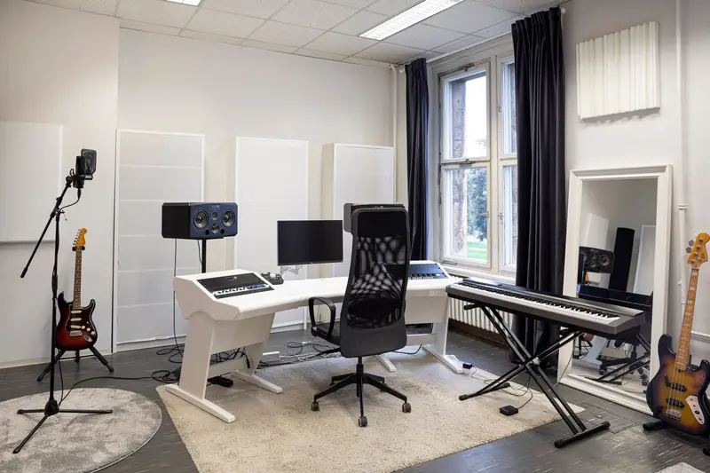 Mona - Aufnahmestudio