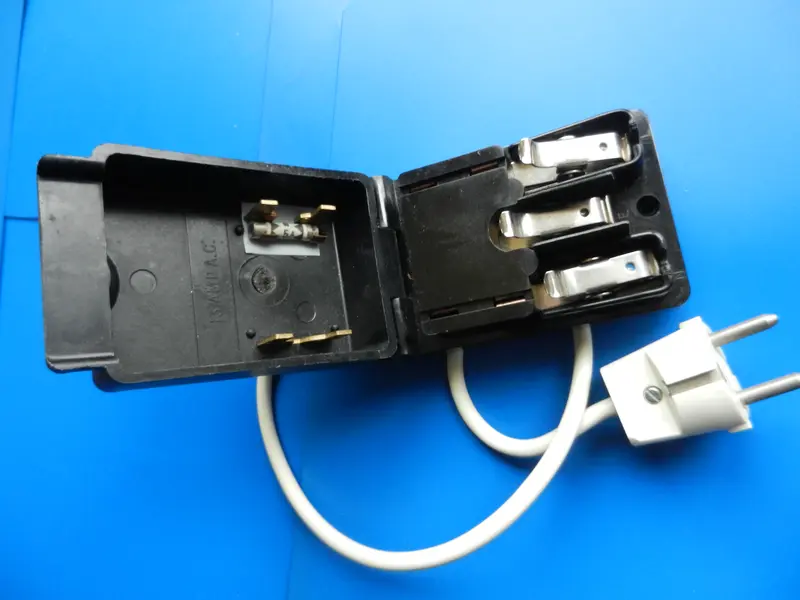 Netz Schnellverbinder Testblock Safebloc von RENDAR Instruments