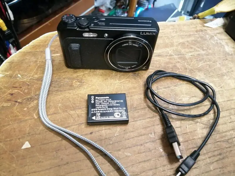 PANASONIC DMC-TZ58, Digital-Kamera mit Zubehör, OHNE Speicherkar!