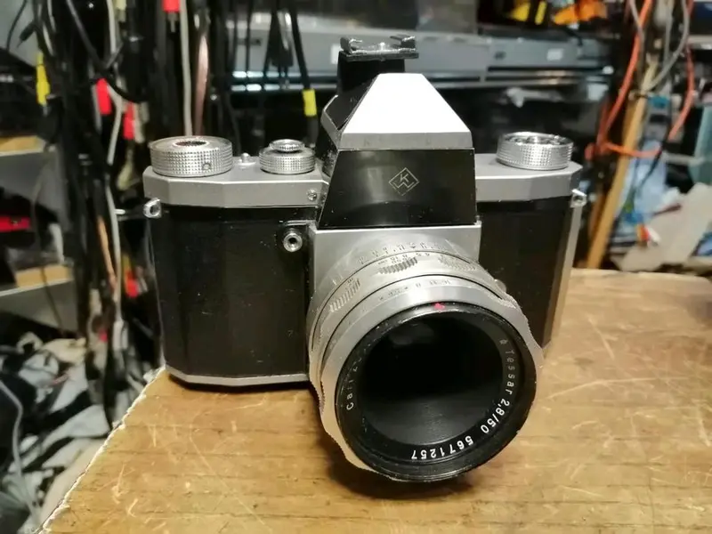 PRAKTICA IVKV, Analog-Kamera he TESSAR Objektiv, guter Zustand!!