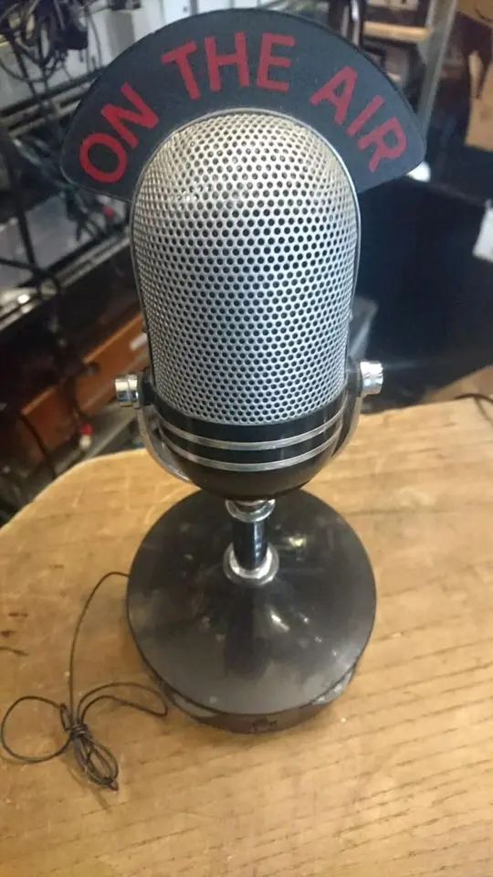 Radio "ON THE AIR", Model