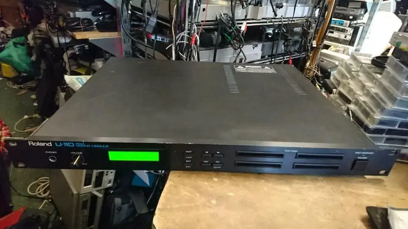 ROLAND U-110 PCM Sound Module