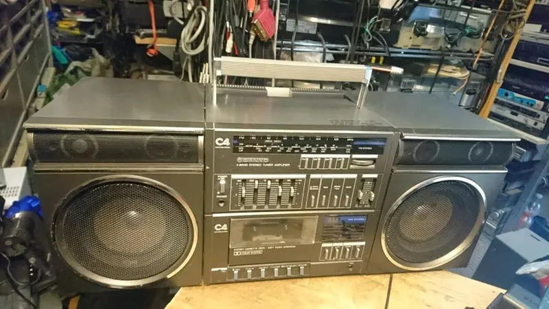 SANYO C4, Radio-Cassetten-Recorder/Ghettoblaster