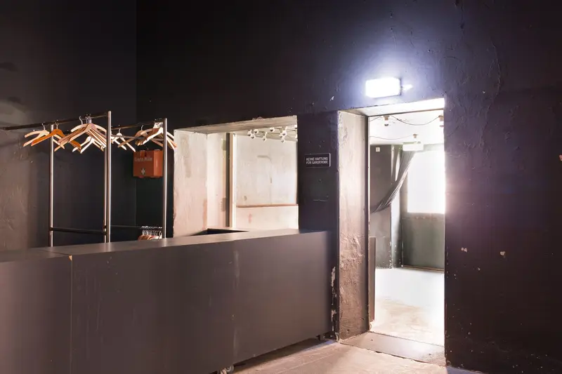 Saul - Garderobe