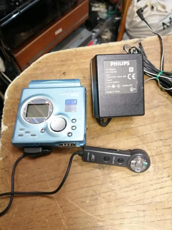 SHARP MD-MT88H(BL), MiniDiscman mit Zubehör!!!
