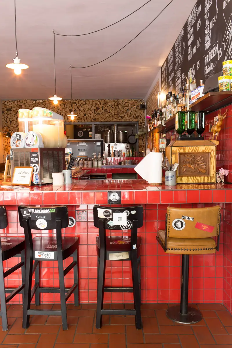 Sherrie - Bar