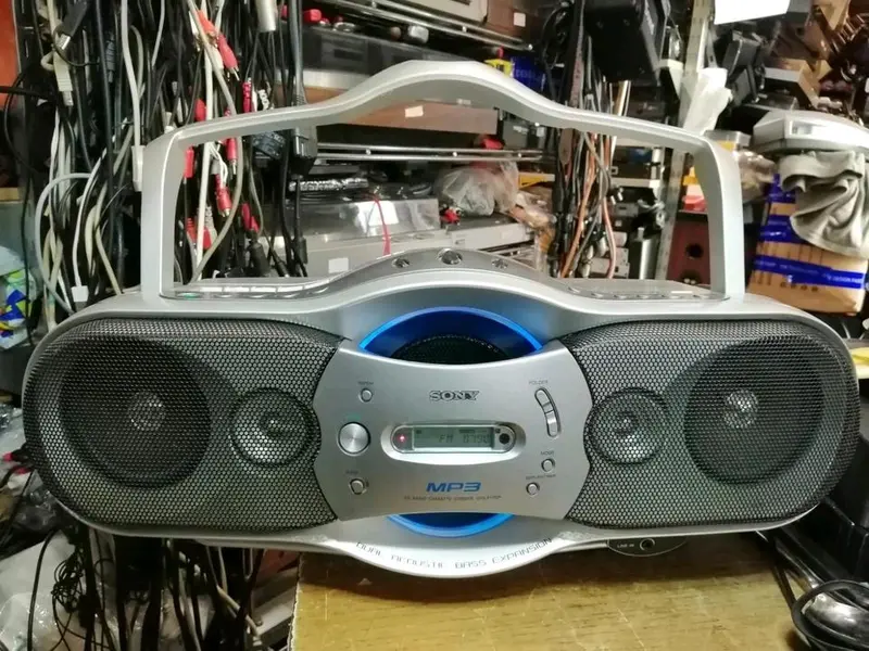 SONY CFD-F17CP, Radio-Cassetten-Recorder mit CD!!
