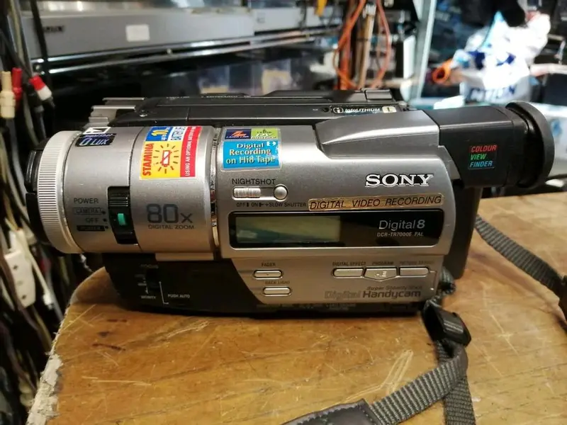 SONY DCR-TR7000E PAL, Videocamera Hi8 und Video 8, mit Zubehör!!