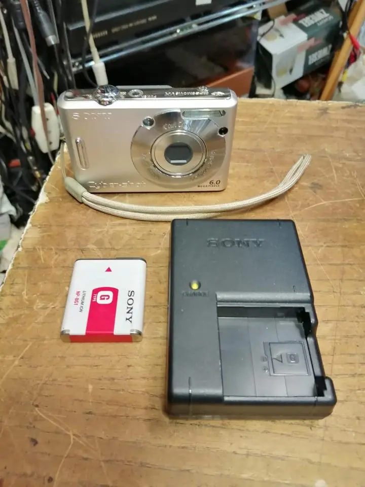 SONY DSC-W30, Digital-Kamera mit Zubehör!! guter Zustand!!