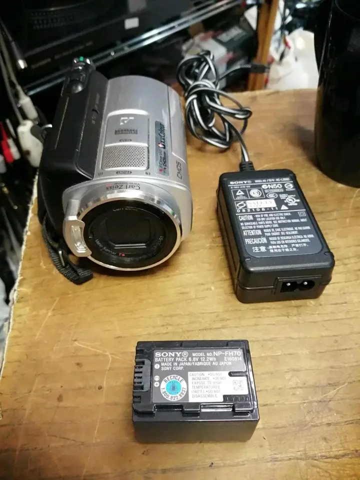 SONY HDR-SR5E, Videocamera OHNE Speicherkarte!!