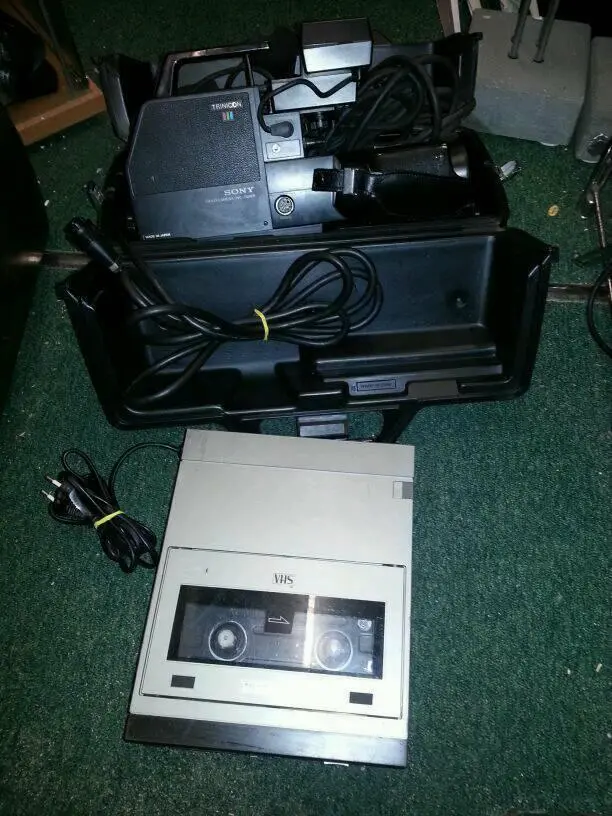 SONY HVC-2000 P + BLAUPUNKT RTX-260EG, Videorecorder+Videocamera