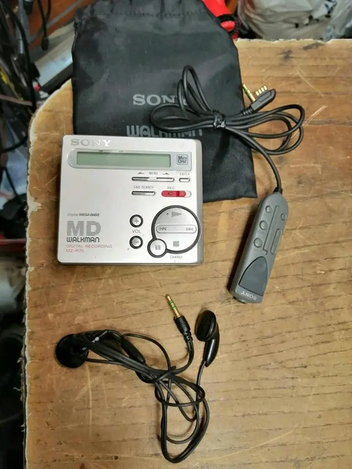 SONY MZ-R70, MD-Recorder + SONY RM-MZ3R + Kopfhörer!!!