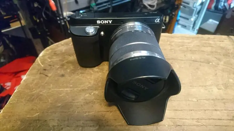 SONY NEX-F3, Digital-Kamera mit Zubehör, OHNE Speicherkarte!!