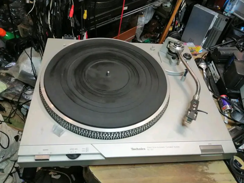 TECHNICS SL-D2 Plattenspieler, mit NEUER Nadel!! XXXXXXXX