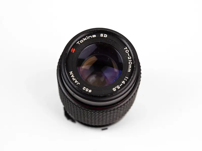 Tokina SD 70–210mm f/4–5.6 – Vintage Telephoto Zoom Lens
