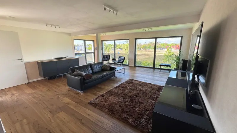 Tom - Büro - 3