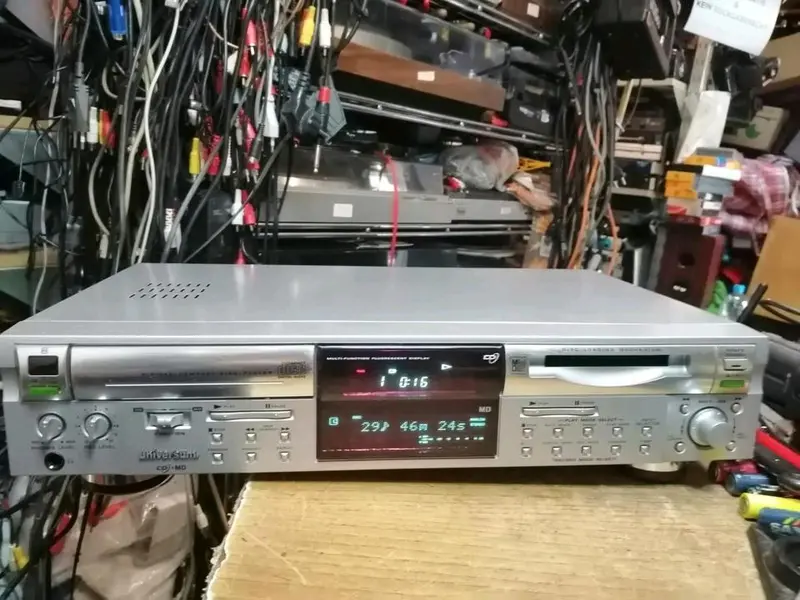 UNIVERSUM MD1097, CD-Player + MD-Recorder, guter Zustand!!