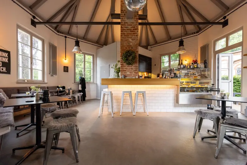 Uwe - Cafe