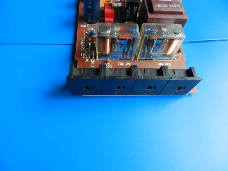 V5000 Lautsprecher - Buchsenplatte kpl. für Hifi Verstärker von GRUNDIG