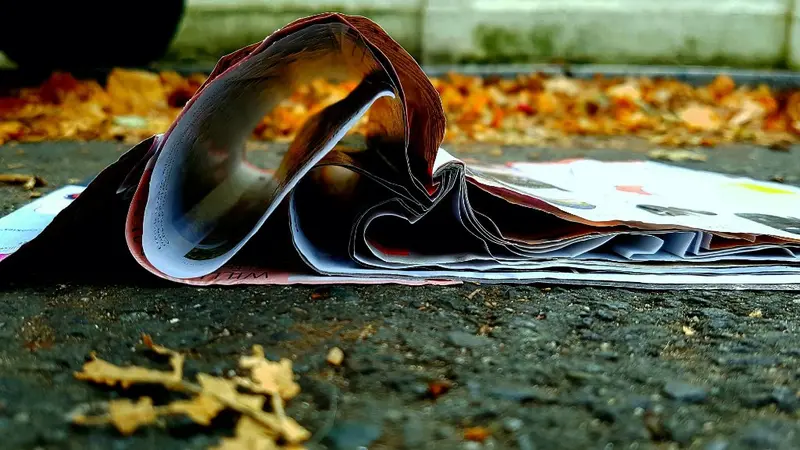 'verblättert - things in the street XV'